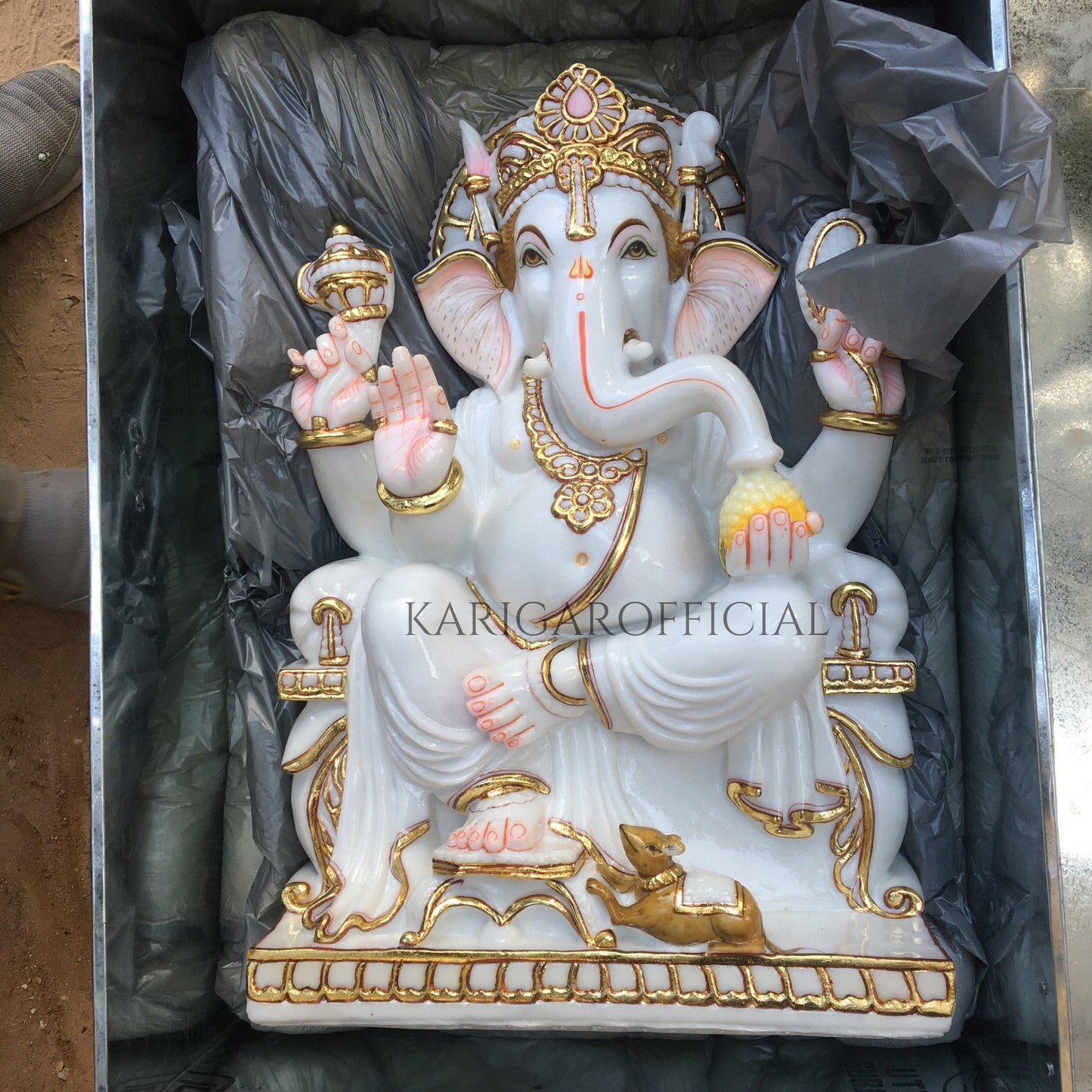 Estatua de Ganesha Murti 24 pulgadas Mármol de oro blanco Ganapati Idol Regalo perfecto para el hogar Primer Ganesha
